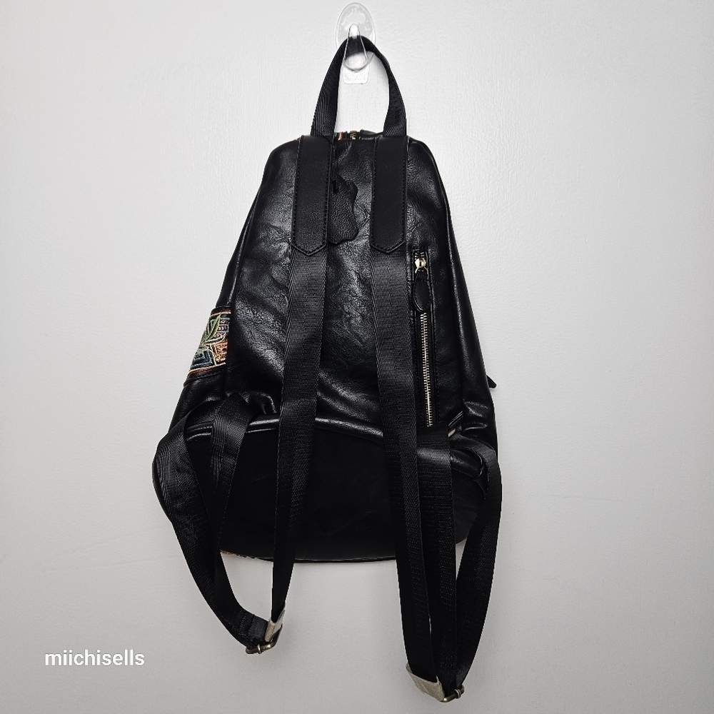 Leather backpack with embroidery - Picture 5 of 10